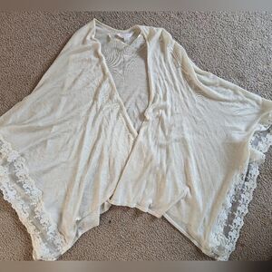 LC Lauren Conrad Cream Lace Trim Poncho/kimono